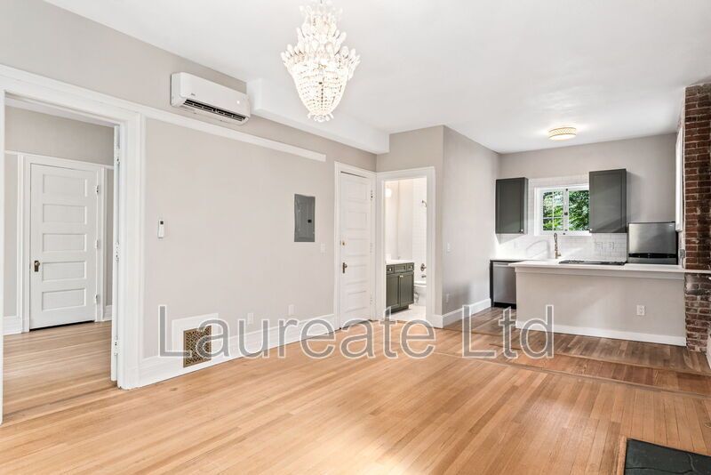 Stunning one bedroom in Cheeseman Park!! MUST SEE!! property image