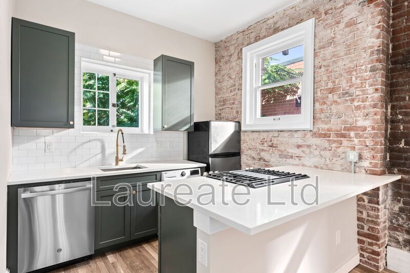 Stunning one bedroom in Cheeseman Park!! MUST SEE!! property image