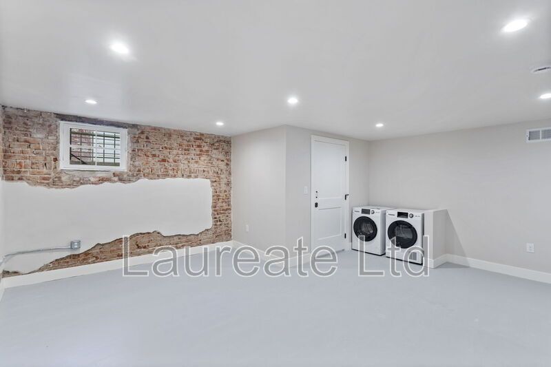 Sprawling 2 bedroom in the Heart of Cap Hill!!! property image