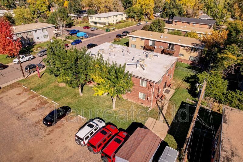 Bright and open 1 bedroom unit in Lakewood!! property image