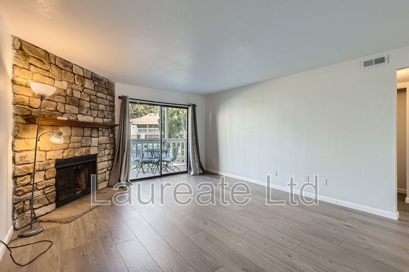 Newly Renovated Ground Level Condo in Woodside Village!! property image