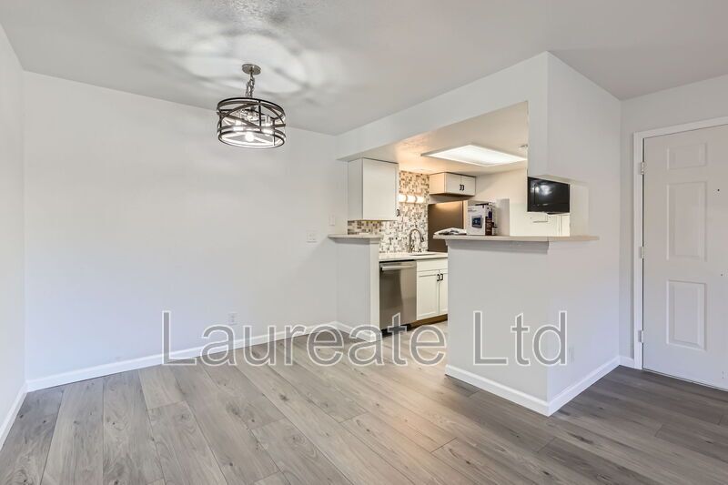 Newly Renovated Ground Level Condo in Woodside Village!! property image