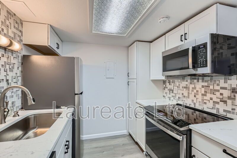 Newly Renovated Ground Level Condo in Woodside Village!! property image