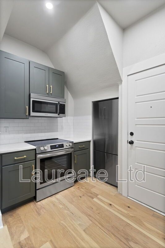 Meticulously renovated Historic 1bd Unit in North Wash Park!! property image