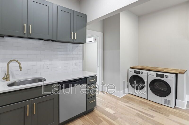 Meticulously renovated Historic 1bd Unit in North Wash Park!! property image
