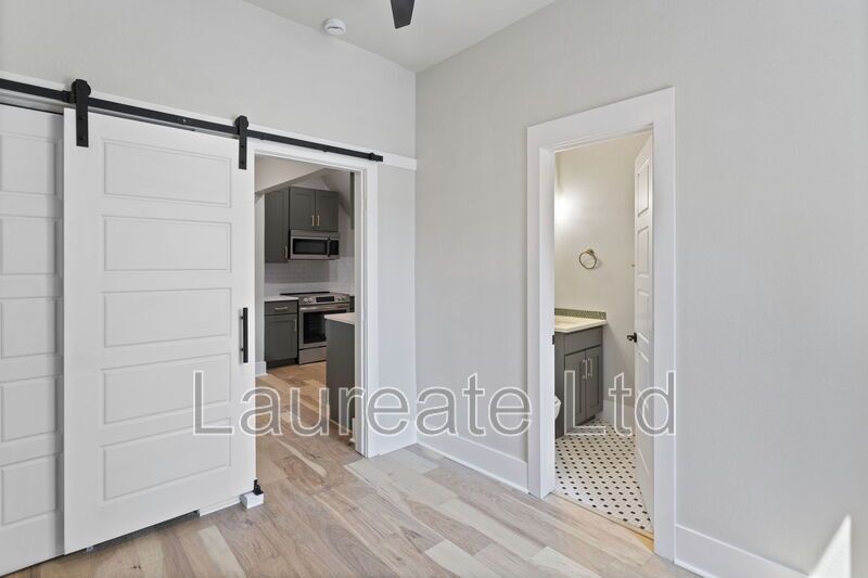 Meticulously renovated Historic 1bd Unit in North Wash Park!! property image