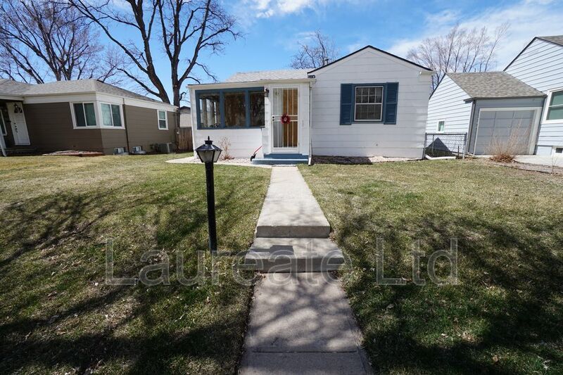 LIGHT AND BRIGHT 2BD 1BA BLOCKS TO DU! property image