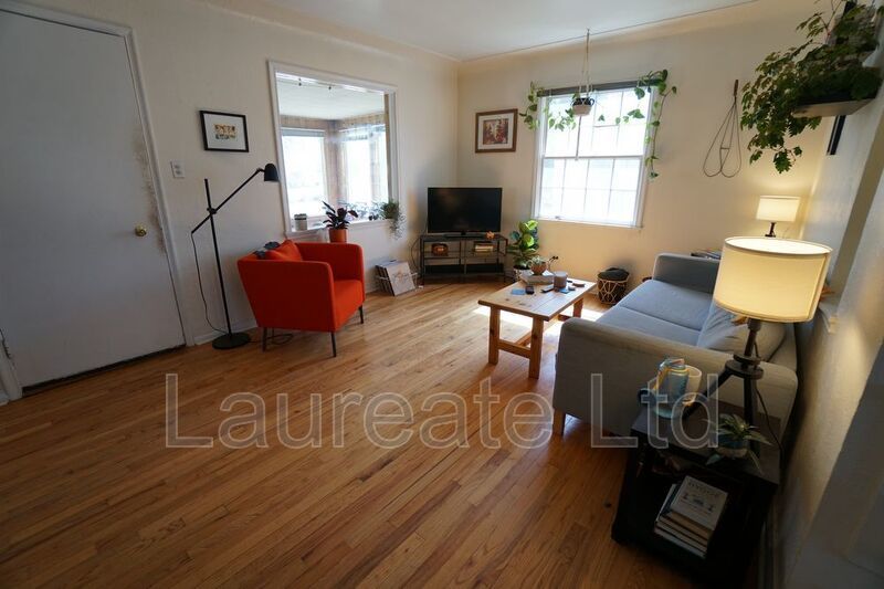 LIGHT AND BRIGHT 2BD 1BA BLOCKS TO DU! property image