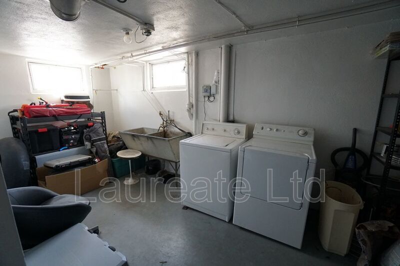 LIGHT AND BRIGHT 2BD 1BA BLOCKS TO DU! property image