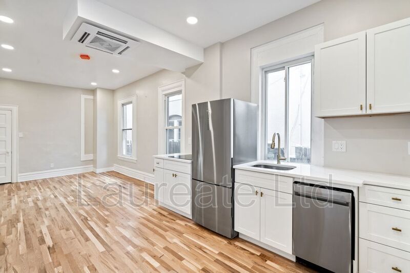 Studio Available in Renovated 1895 Vintage Mansion! property image