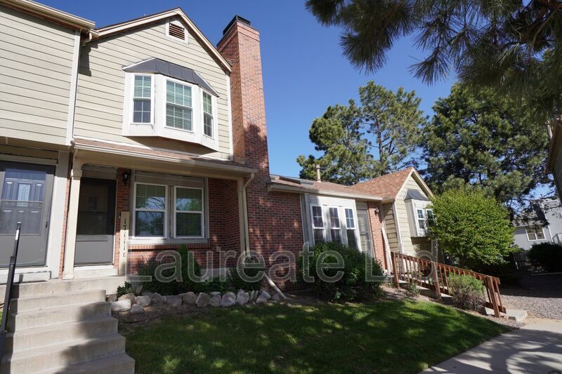 Beautifully updated 2-Story Townhome in Aurora!! property image