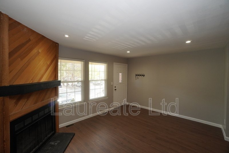 Beautifully updated 2-Story Townhome in Aurora!! property image