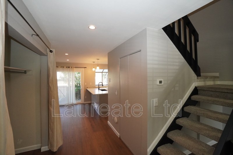 Beautifully updated 2-Story Townhome in Aurora!! property image