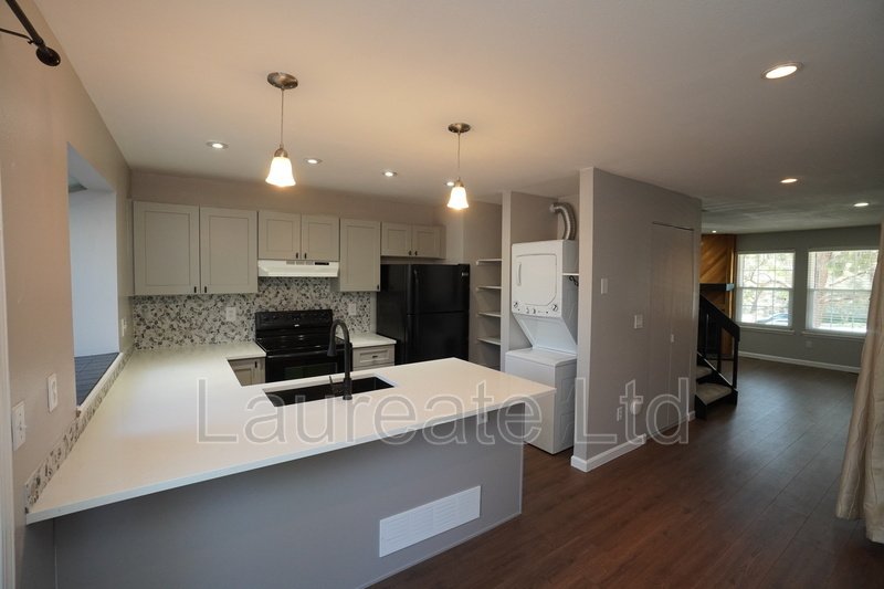 Beautifully updated 2-Story Townhome in Aurora!! property image