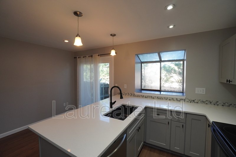 Beautifully updated 2-Story Townhome in Aurora!! property image