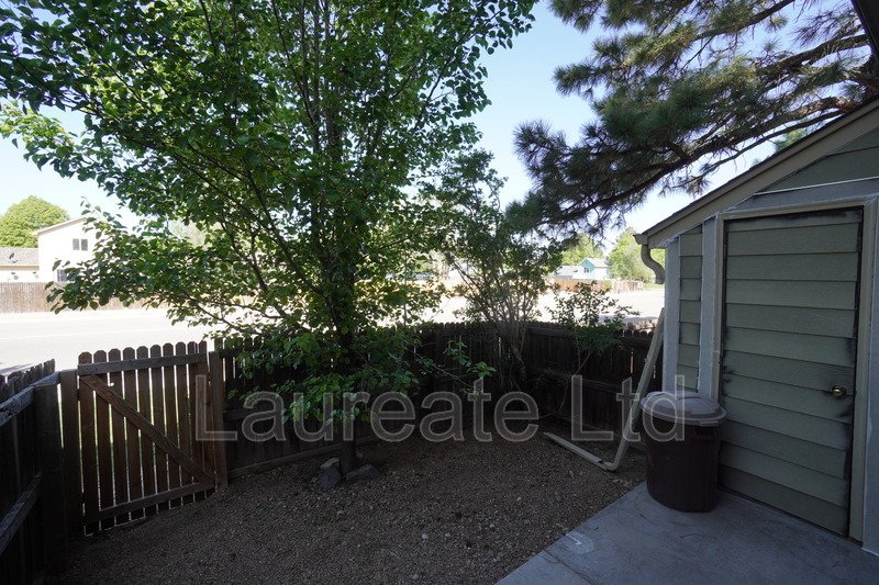 Beautifully updated 2-Story Townhome in Aurora!! property image