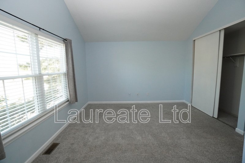 Beautifully updated 2-Story Townhome in Aurora!! property image