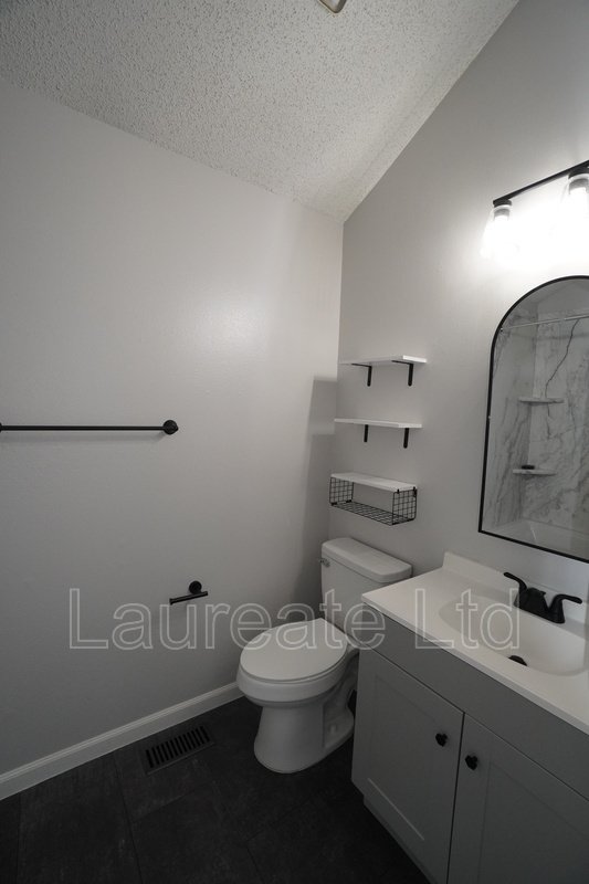 Beautifully updated 2-Story Townhome in Aurora!! property image