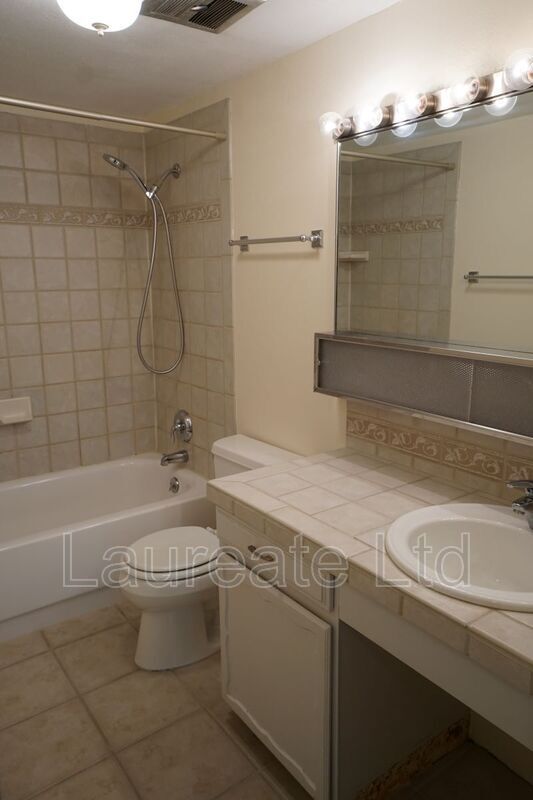BEAUTIFUL CHEESEMAN PARK 1 BEDROOM property image