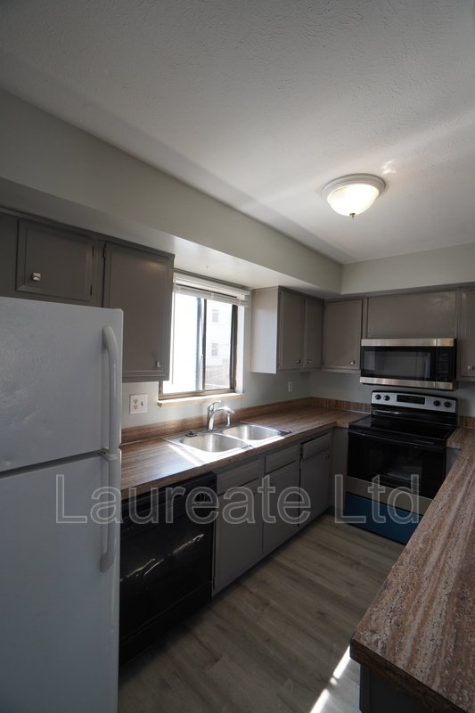 Newly updated Spacious 2 Bedroom minutes to Olde Town Arvada - MUST SEE!! property image