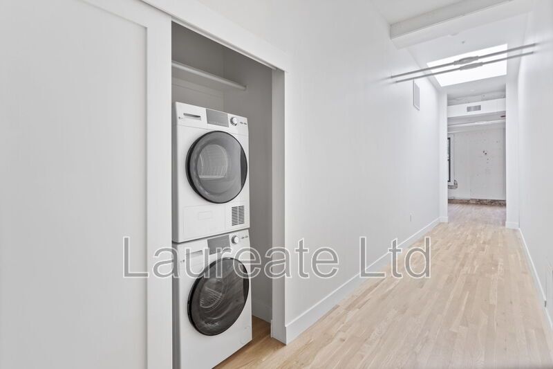 Stunning remodeled unit in the Historic Whittier Neighborhood!! property image
