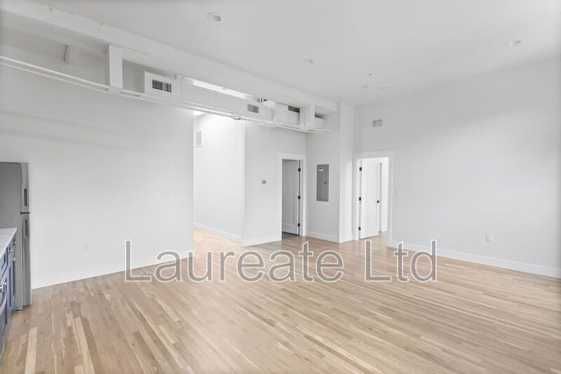Stunning remodeled unit in the Historic Whittier Neighborhood!! property image