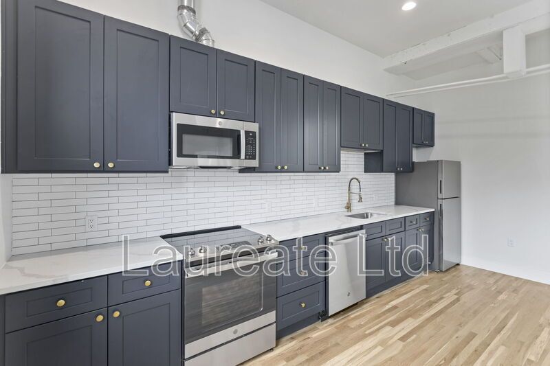 Stunning remodeled unit in the Historic Whittier Neighborhood!! property image