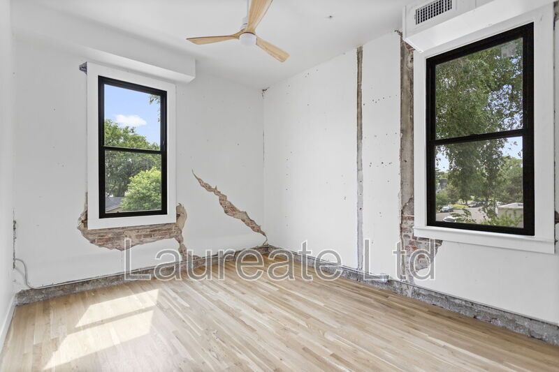 Gorgeous remodeled unit in the Historic Whittier Neighborhood!! property image