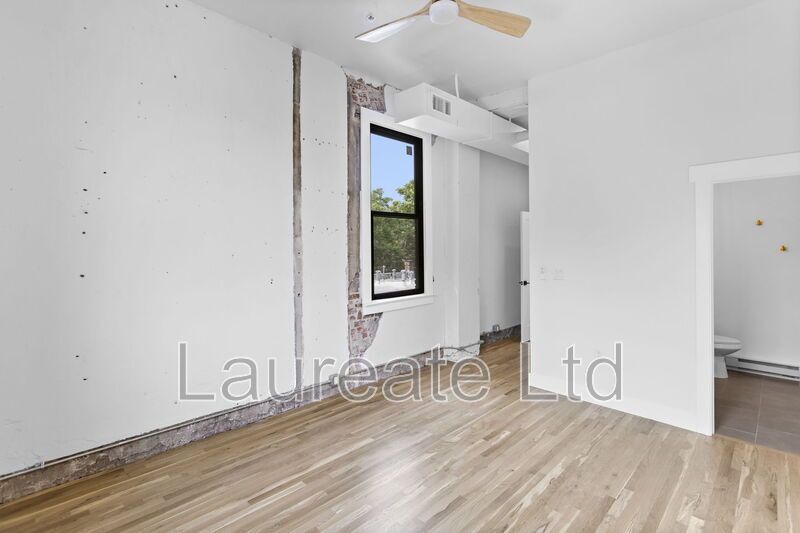 Gorgeous remodeled unit in the Historic Whittier Neighborhood!! property image