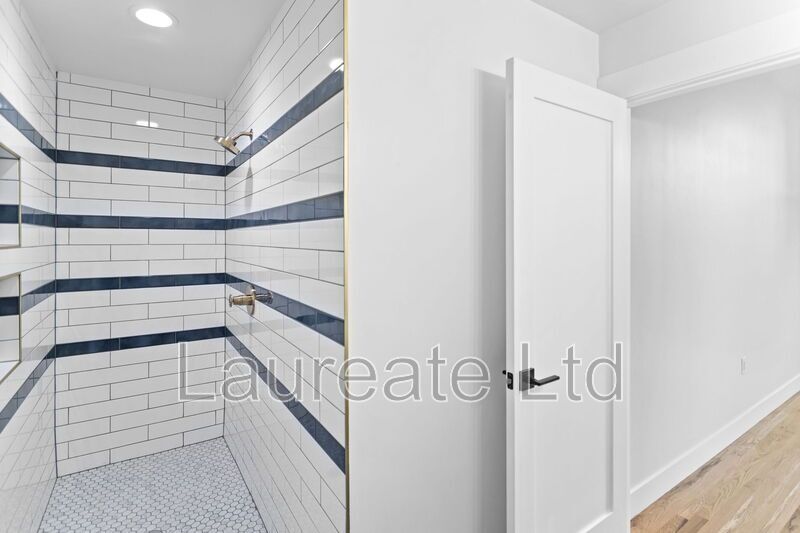 Gorgeous remodeled unit in the Historic Whittier Neighborhood!! property image