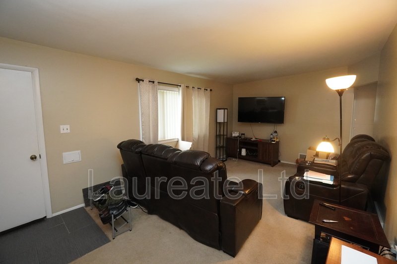Spacious 3 bedroom Ranch with finished basement in Englewood!! property image