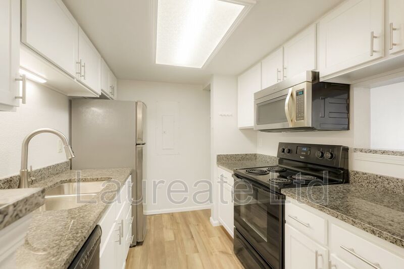 Updated 2 Bed 2 Bath Condo in Denver - Must See!! property image