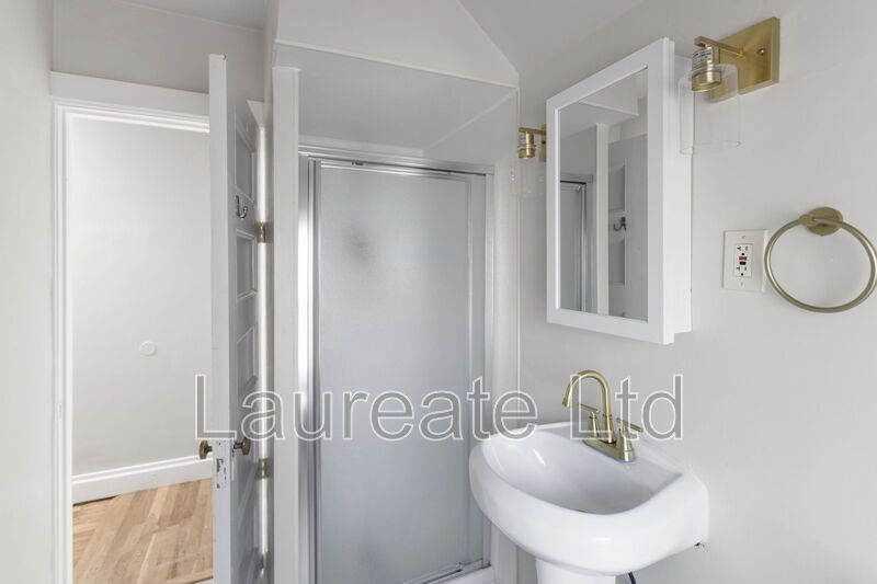 Beautifully remodeled 1Bd unit in historic Victorian home. Minutes to City Park!!! property image