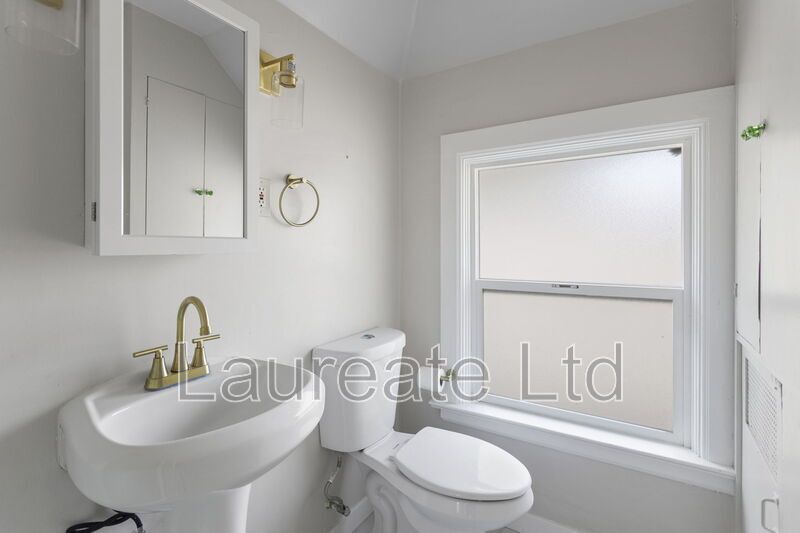 Beautifully remodeled 1Bd unit in historic Victorian home. Minutes to City Park!!! property image