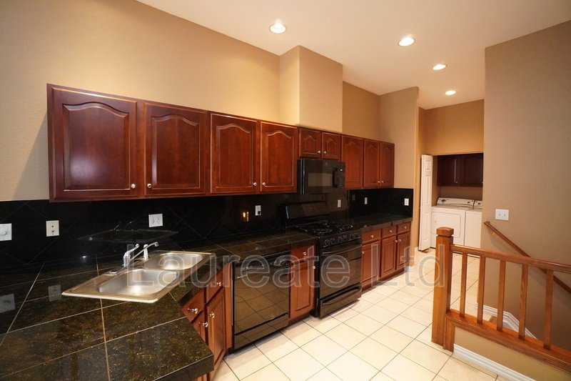Stunning 2 bedroom Townhome in Belmar Commons 55+ Community!!! property image