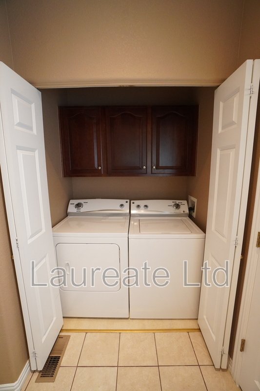 Stunning 2 bedroom Townhome in Belmar Commons 55+ Community!!! property image