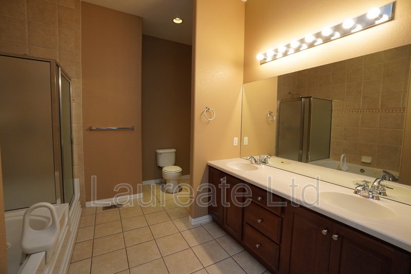 Stunning 2 bedroom Townhome in Belmar Commons 55+ Community!!! property image