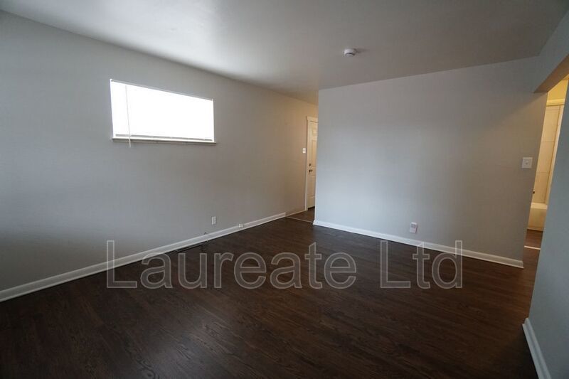 WALK TO DU - 2 BEDROOM - CLOSE TO LIGHTRAIL -MUST SEE!! property image
