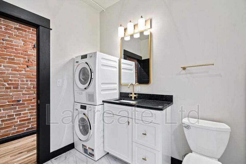 HISTORIC ALTA COURT LOFTS- WALK TO EVERYTHING! property image