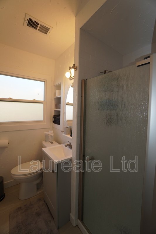 Charming 2- bedroom Duplex in Golden!! property image