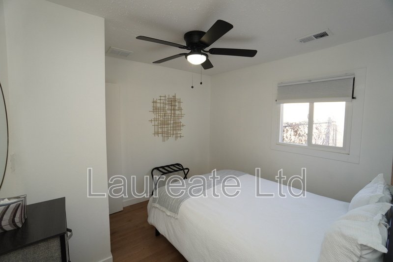 Charming 2- bedroom Duplex in Golden!! property image