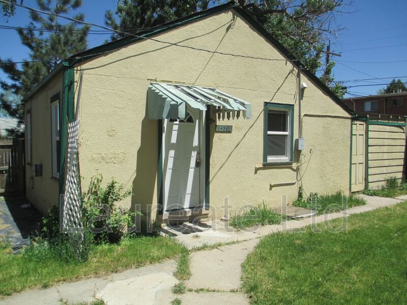 Adorable 1 Bedroom Carriage House in Aurora property image