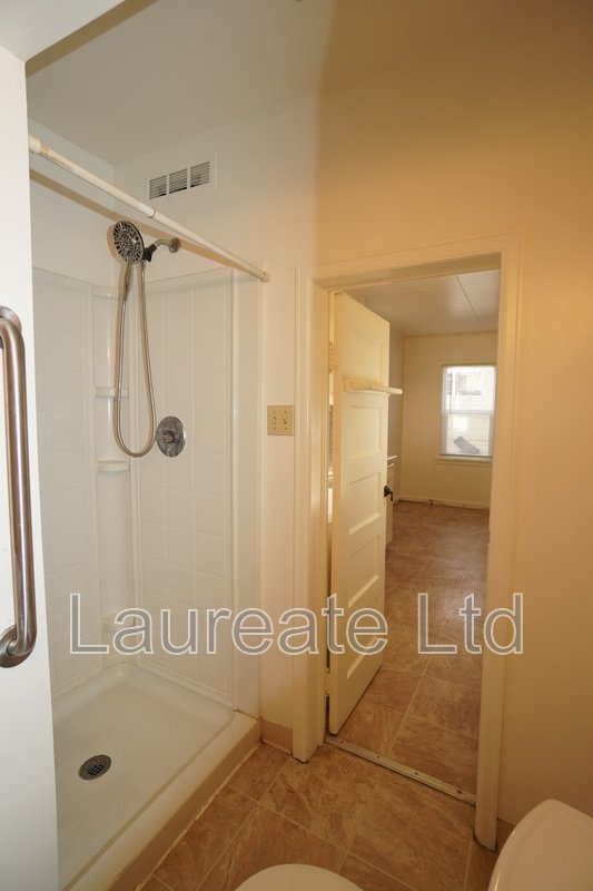 Adorable 1 Bedroom Carriage House in Aurora property image