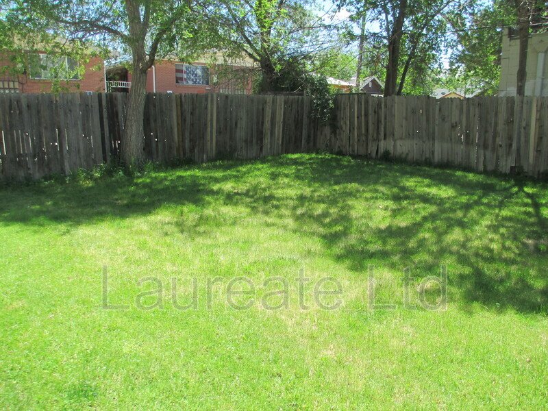 Adorable 1 Bedroom Carriage House in Aurora property image
