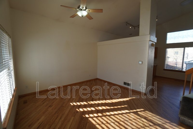 Bright and Open 3bd Tri-Level with unfinished basement in Alton Park!! property image