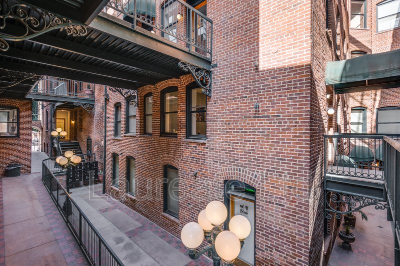 Newly remodeled Loft in Historic Alta Courts building!! Blocks from Chessman Park!! property image