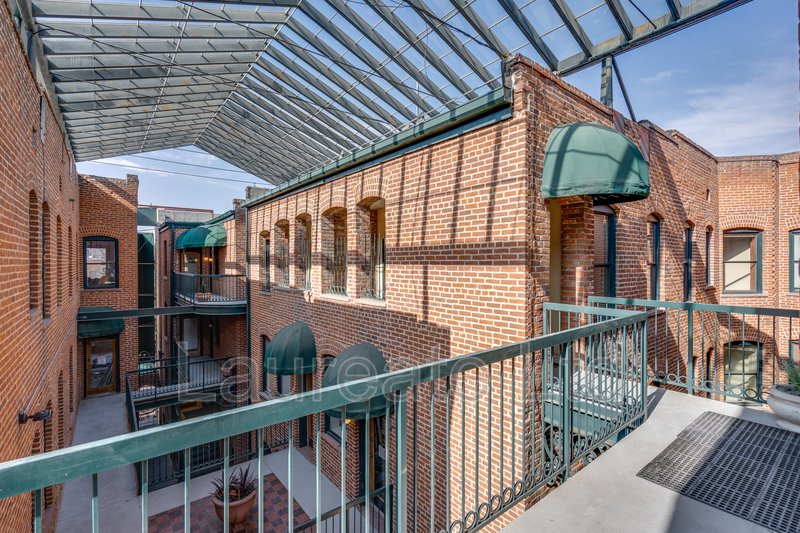 Newly remodeled Loft in Historic Alta Courts building!! Blocks from Chessman Park!! property image