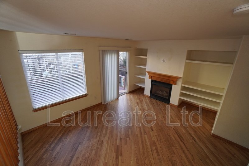 Bright and Open 3bd Tri-Level with unfinished basement in Alton Park!! property image