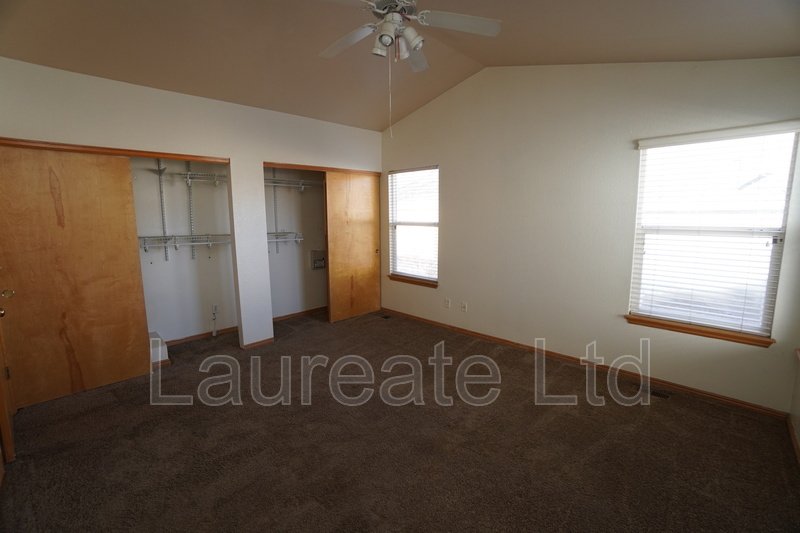 Bright and Open 3bd Tri-Level with unfinished basement in Alton Park!! property image