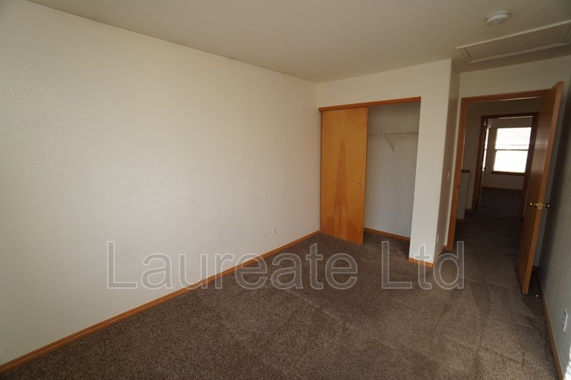 Bright and Open 3bd Tri-Level with unfinished basement in Alton Park!! property image